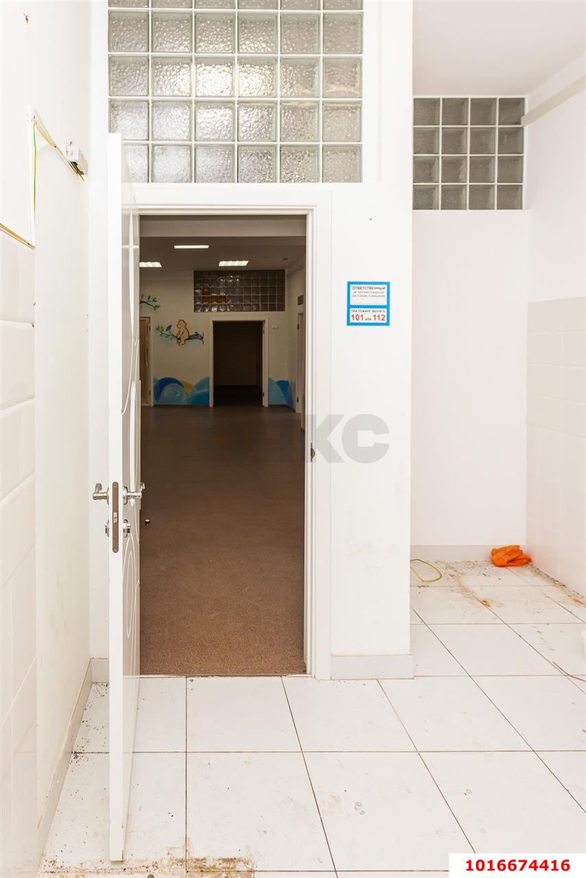 Фото №18: Торговое помещение 248&nbsp;м², 1/24&nbsp;эт. - Краснодар, Западный внутригородской округ, Фестивальный, мкр. жилой комплекс Триумф, ул. имени П.М. Гаврилова, 27