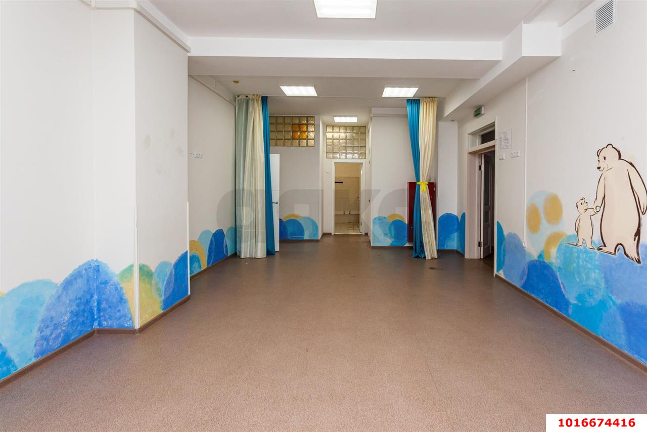 Фото №7: Торговое помещение 248&nbsp;м², 1/24&nbsp;эт. - Краснодар, Западный внутригородской округ, Фестивальный, мкр. жилой комплекс Триумф, ул. имени П.М. Гаврилова, 27