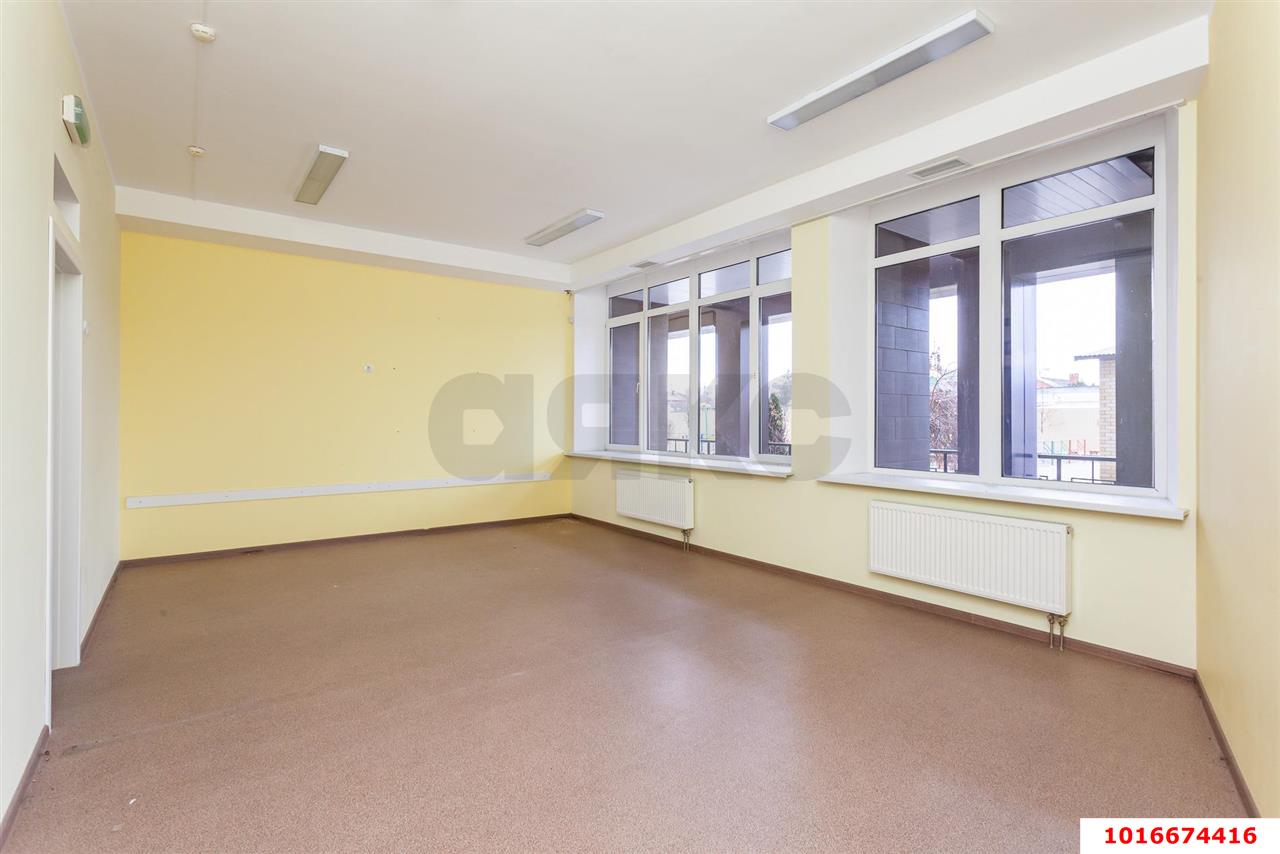 Фото №6: Торговое помещение 248&nbsp;м², 1/24&nbsp;эт. - Краснодар, Западный внутригородской округ, Фестивальный, мкр. жилой комплекс Триумф, ул. имени П.М. Гаврилова, 27