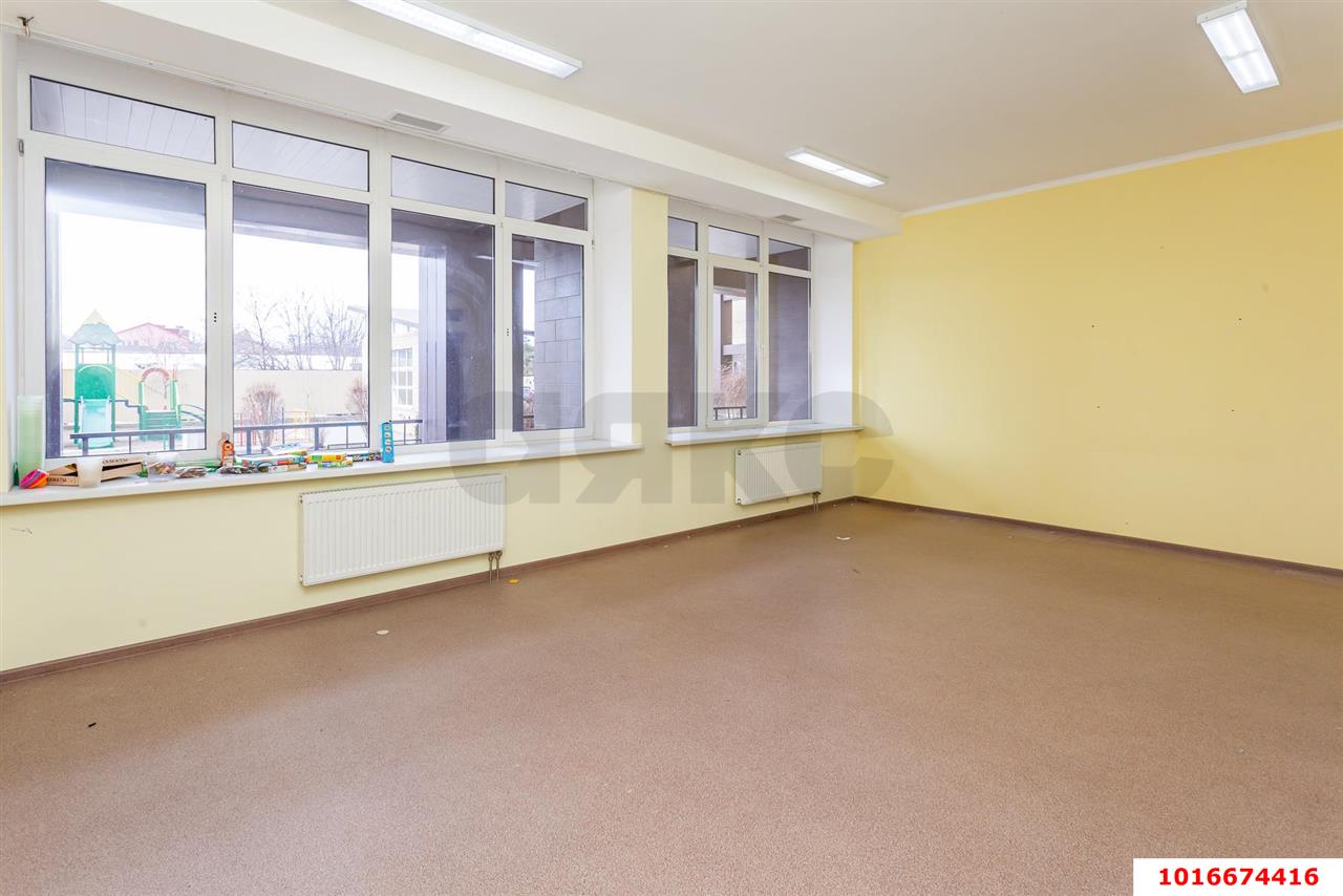 Фото №4: Торговое помещение 248&nbsp;м², 1/24&nbsp;эт. - Краснодар, Западный внутригородской округ, Фестивальный, мкр. жилой комплекс Триумф, ул. имени П.М. Гаврилова, 27