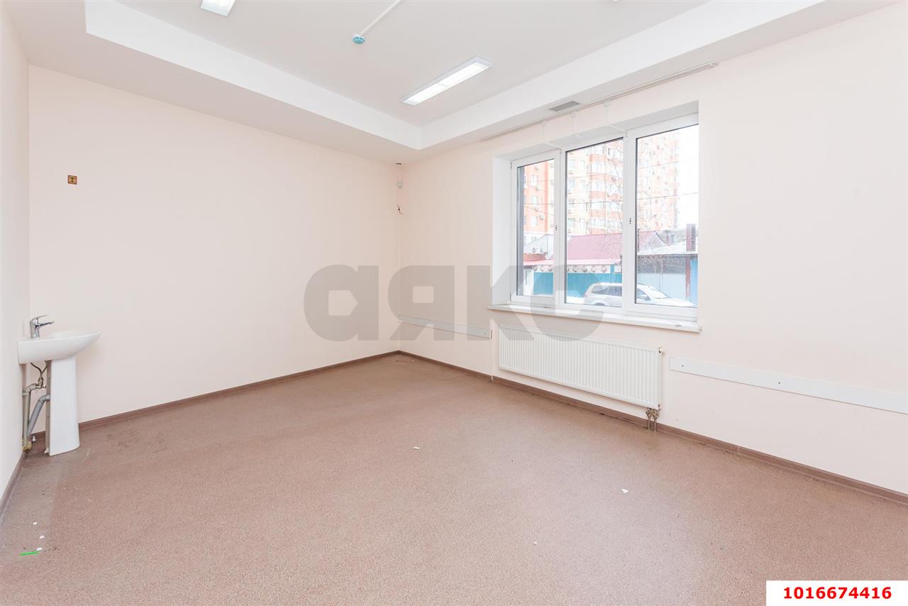 Фото №8: Торговое помещение 248&nbsp;м², 1/24&nbsp;эт. - Краснодар, Западный внутригородской округ, Фестивальный, мкр. жилой комплекс Триумф, ул. имени П.М. Гаврилова, 27