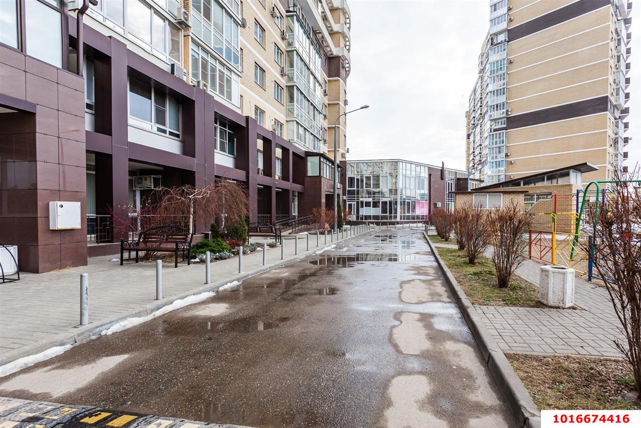 Фото №2: Торговое помещение 248&nbsp;м², 1/24&nbsp;эт. - Краснодар, Западный внутригородской округ, Фестивальный, мкр. жилой комплекс Триумф, ул. имени П.М. Гаврилова, 27
