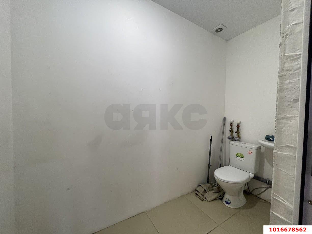 Фото №10: Торговое помещение 48&nbsp;м², 1/16&nbsp;эт. - Краснодар, Прикубанский внутригородской округ, Россинского, мкр. жилой комплекс Альпы, ул. Командорская, 6