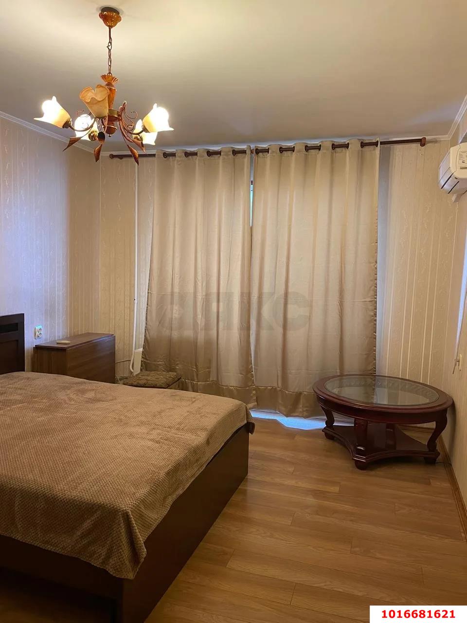 Фото №1: 2-комнатная квартира 48&nbsp;м², 6/10&nbsp;эт. - Краснодар, Западный внутригородской округ, мкр. Юбилейный, б-р Платановый, 5