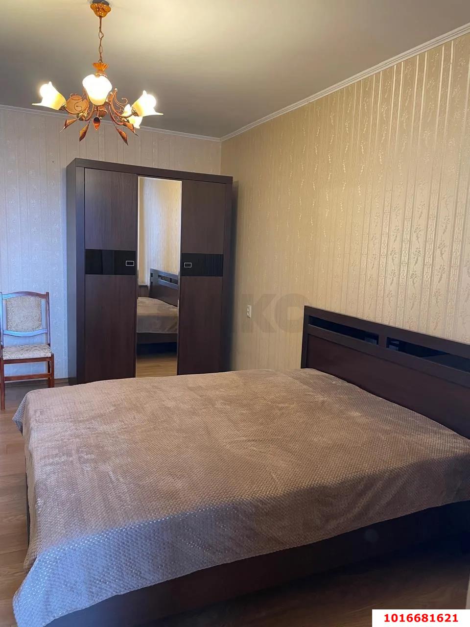 Фото №2: 2-комнатная квартира 48&nbsp;м², 6/10&nbsp;эт. - Краснодар, Западный внутригородской округ, мкр. Юбилейный, б-р Платановый, 5