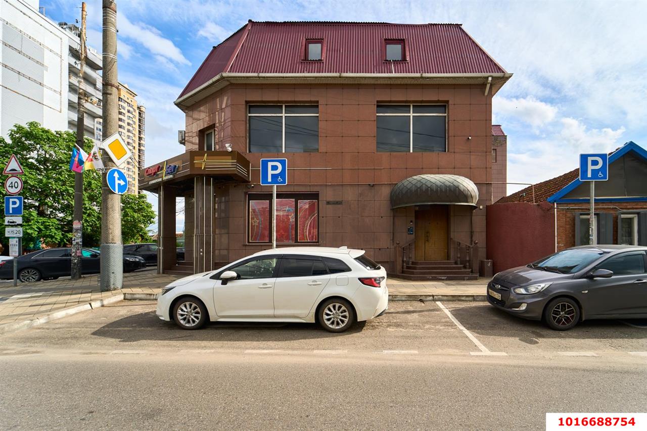 Фото №1: Офисное помещение 229&nbsp;м², 3/3&nbsp;эт. - Краснодар, Центральный внутригородской округ, мкр. Покровка, ул. Северная, 484