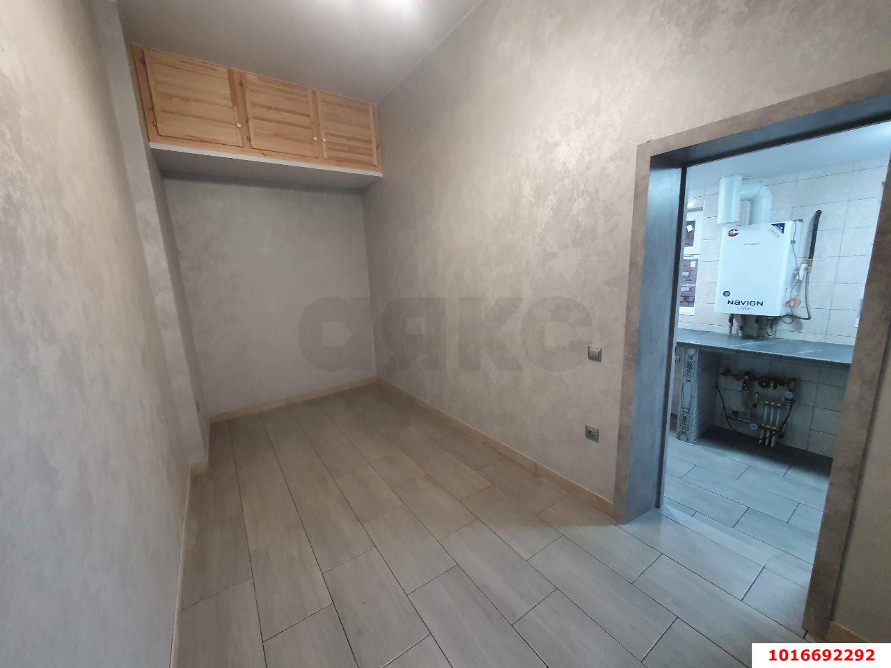 Фото №2: 1-комнатная квартира 50&nbsp;м², 1/1&nbsp;эт. - Краснодар, Центральный внутригородской округ, мкр. Центральный, ул. Коммунаров, 96