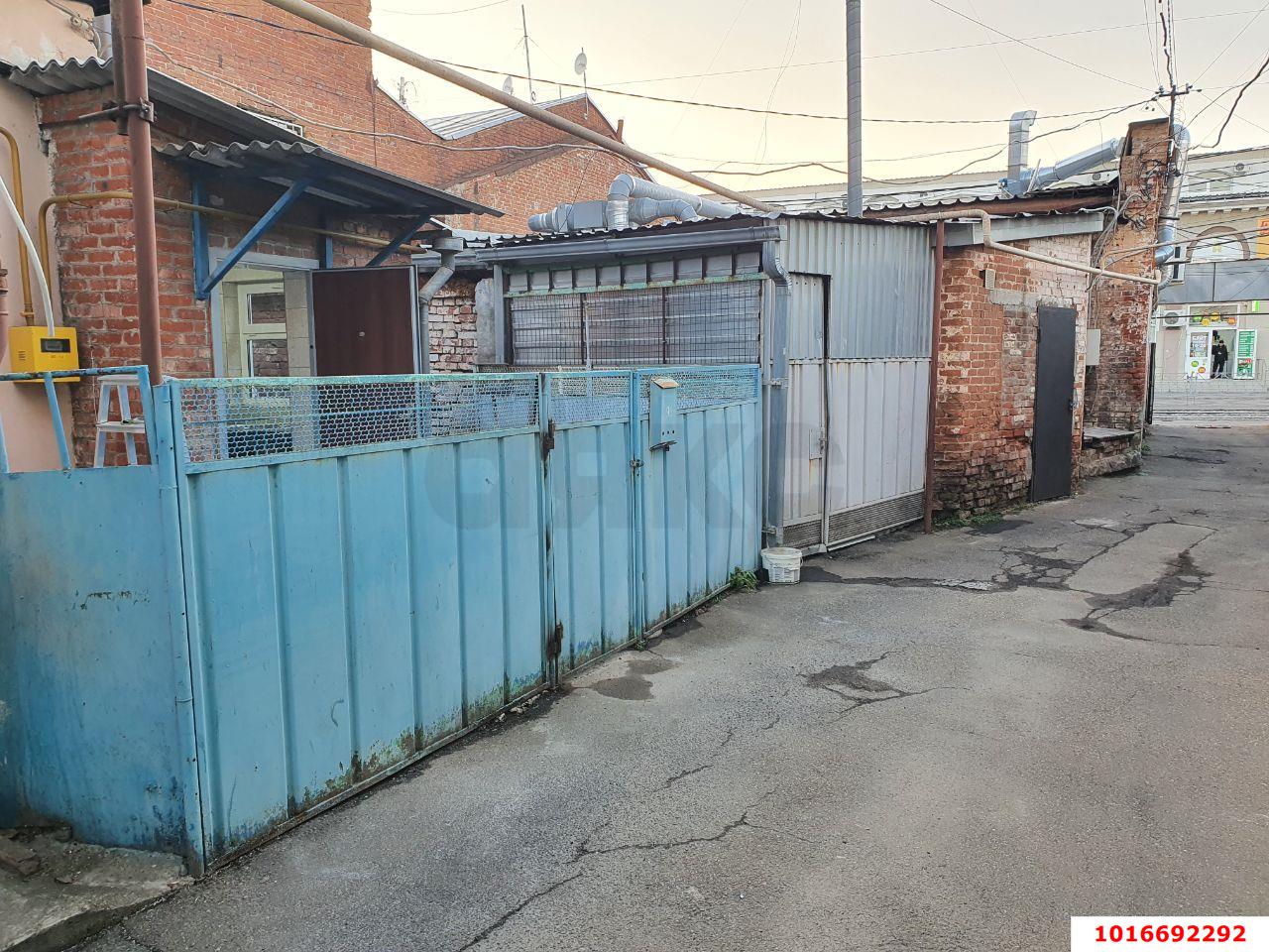 Фото №3: 1-комнатная квартира 50&nbsp;м², 1/1&nbsp;эт. - Краснодар, Центральный внутригородской округ, мкр. Центральный, ул. Коммунаров, 96