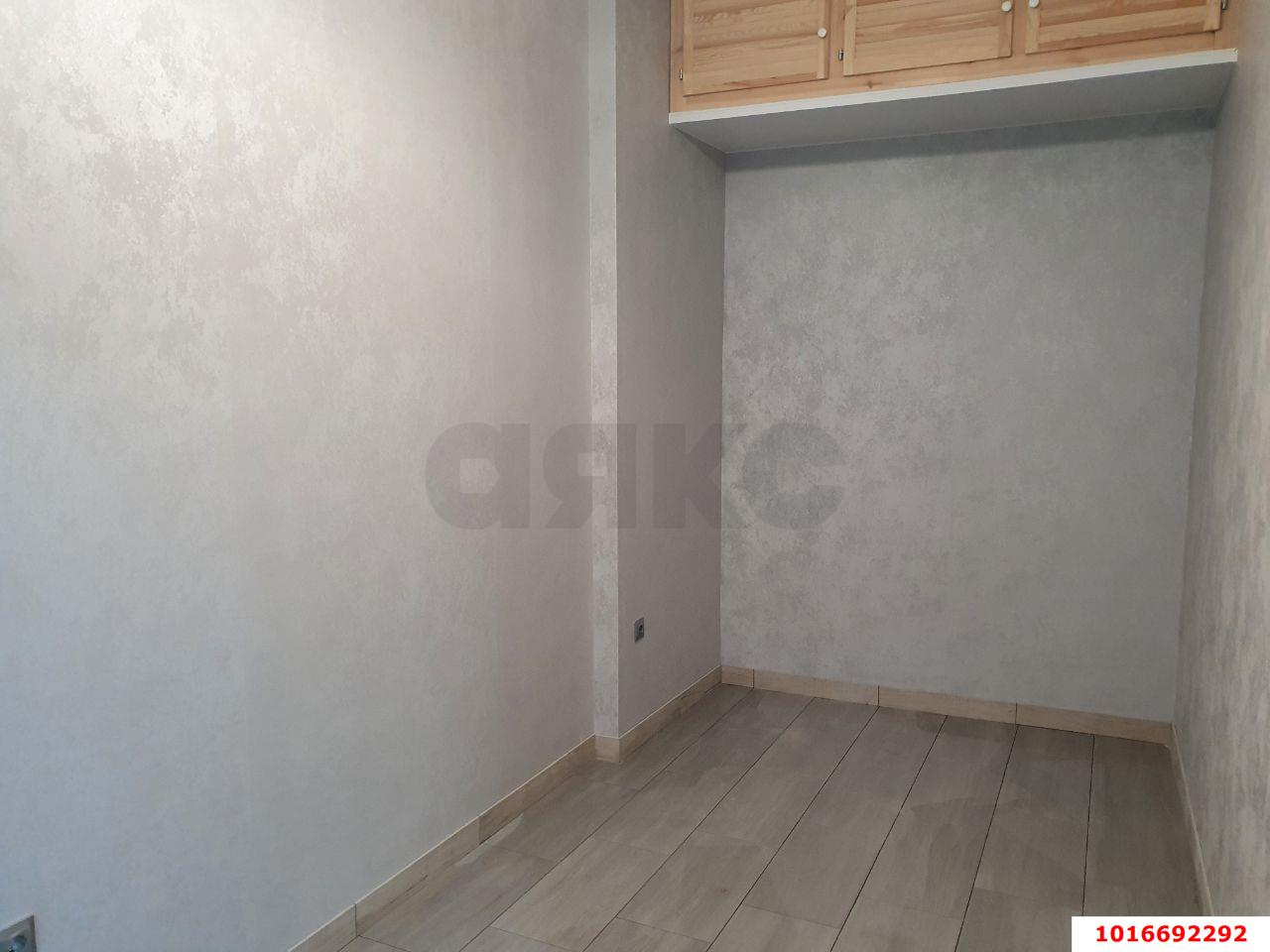 Фото №6: 1-комнатная квартира 50&nbsp;м², 1/1&nbsp;эт. - Краснодар, Центральный внутригородской округ, мкр. Центральный, ул. Коммунаров, 96