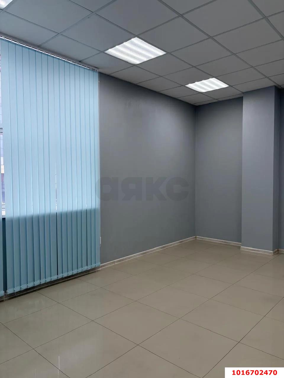 Фото №5: Офисное помещение 55&nbsp;м², 2/5&nbsp;эт. - Краснодар, Карасунский внутригородской округ, Хлопчато-бумажный Комбинат, мкр. жилой комплекс Гранд Пэлэс, ул. Уральская, 75/1