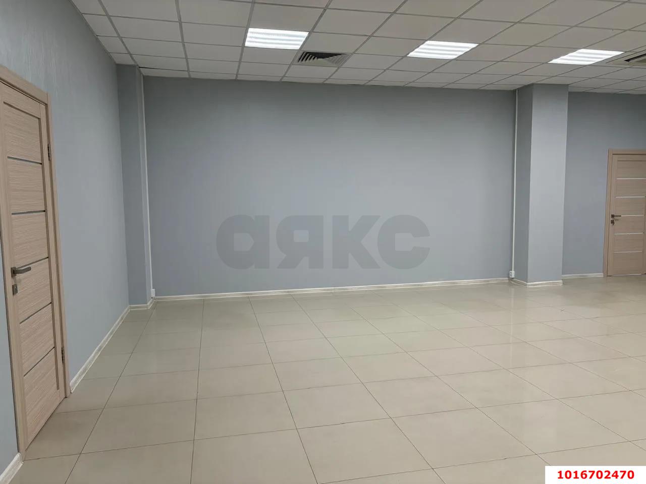 Фото №2: Офисное помещение 55&nbsp;м², 2/5&nbsp;эт. - Краснодар, Карасунский внутригородской округ, Хлопчато-бумажный Комбинат, мкр. жилой комплекс Гранд Пэлэс, ул. Уральская, 75/1