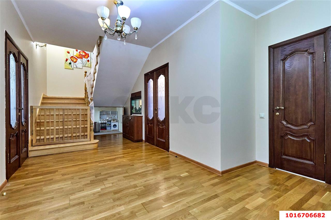 Фото №6: Дом 286&nbsp;м² + 5.94&nbsp;сот., 3&nbsp;эт. - Краснодар, Прикубанский внутригородской округ, Микрохирургии глаза, мкр. СНТ № 1, ул. Виноградная, 475
