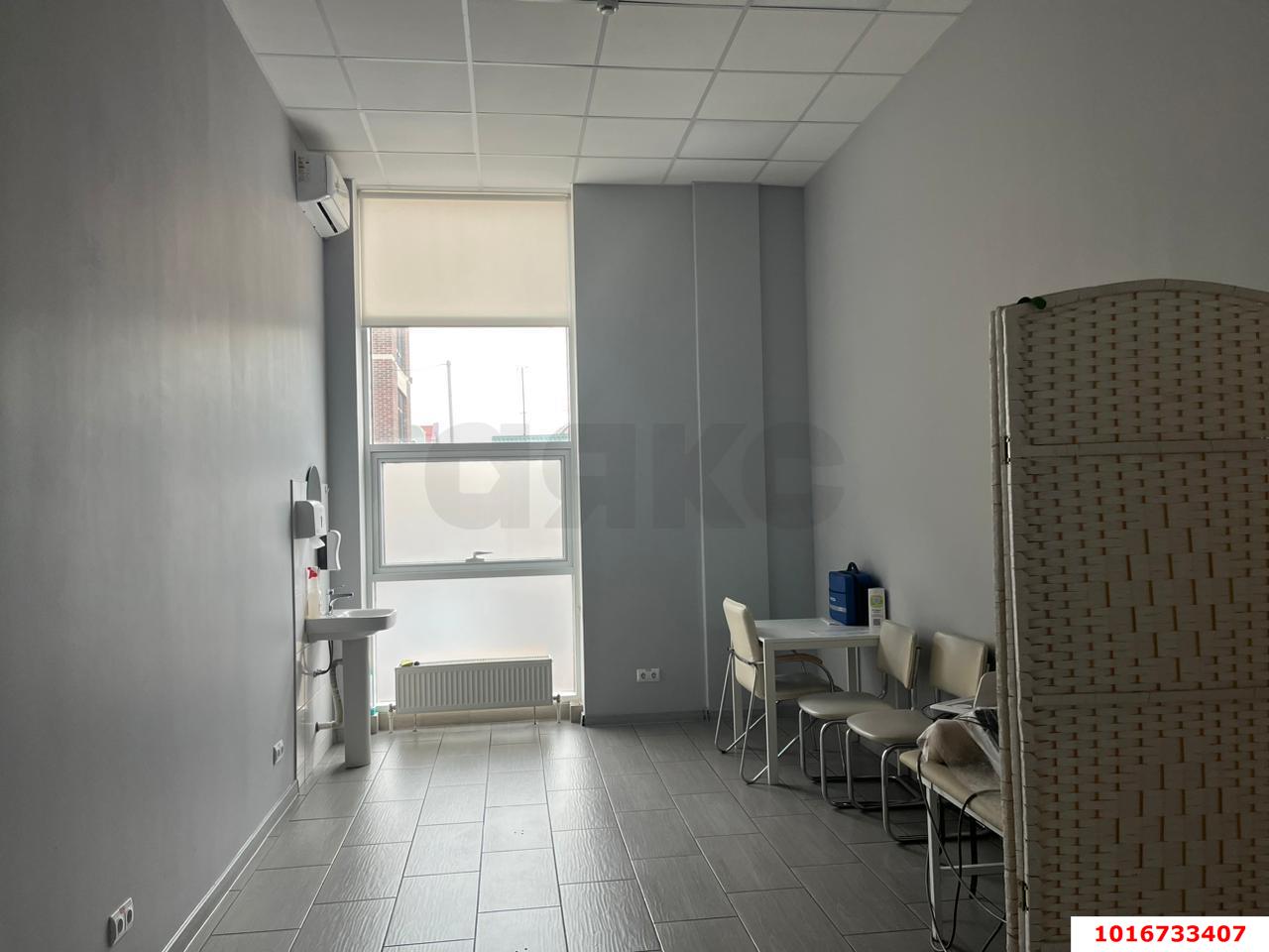 Фото №7: Торговое помещение 330&nbsp;м², 1/3&nbsp;эт. - Краснодар, Центральный внутригородской округ, мкр. Центральный, ул. Коммунаров, 258