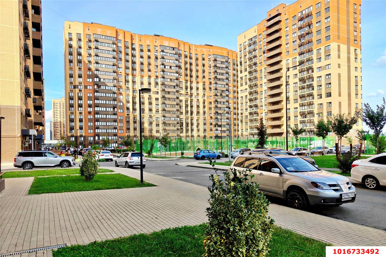 Фото №1: 1-комнатная квартира 36&nbsp;м², 4/16&nbsp;эт. - Краснодар, Карасунский внутригородской округ, мкр. ЖК Смородина, ул. имени Владимира Жириновского, 1к1