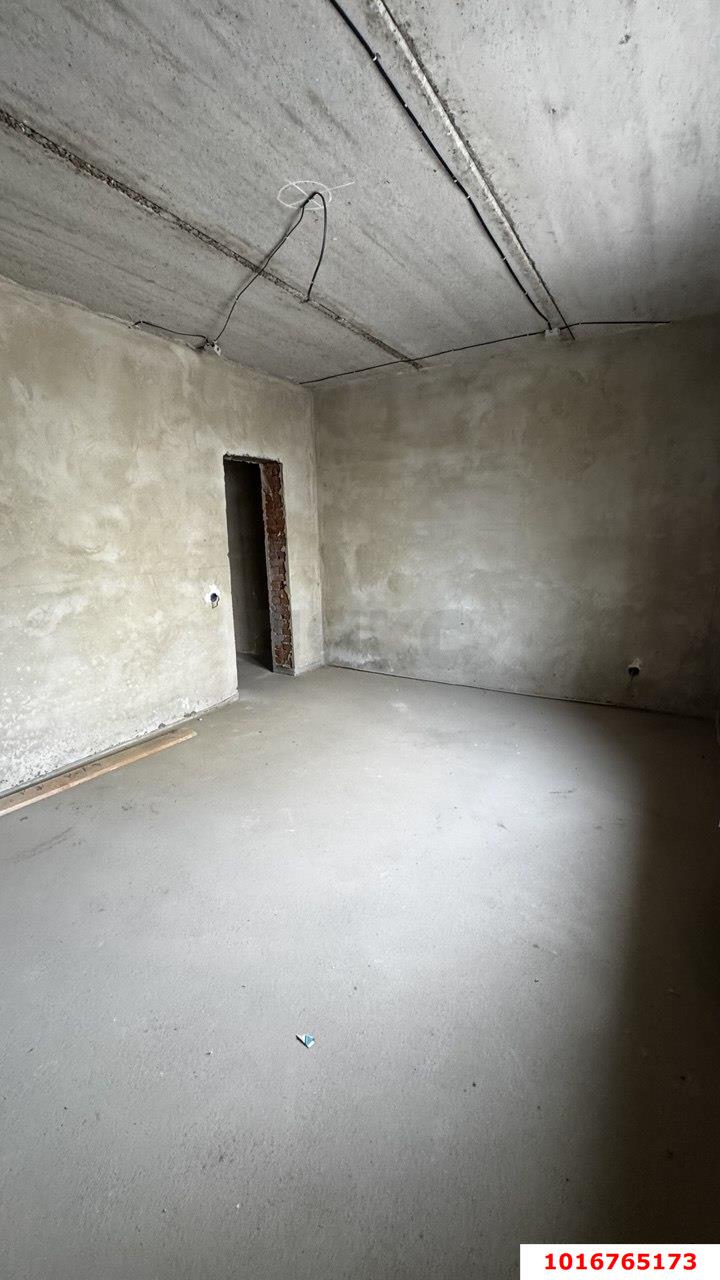 Фото №3: 2-комнатная квартира 51&nbsp;м², 1/6&nbsp;эт. - Краснодар, Прикубанский внутригородской округ, Калинино, мкр. Завод Радиоизмерительных Приборов, б-р Интернациональный, 111