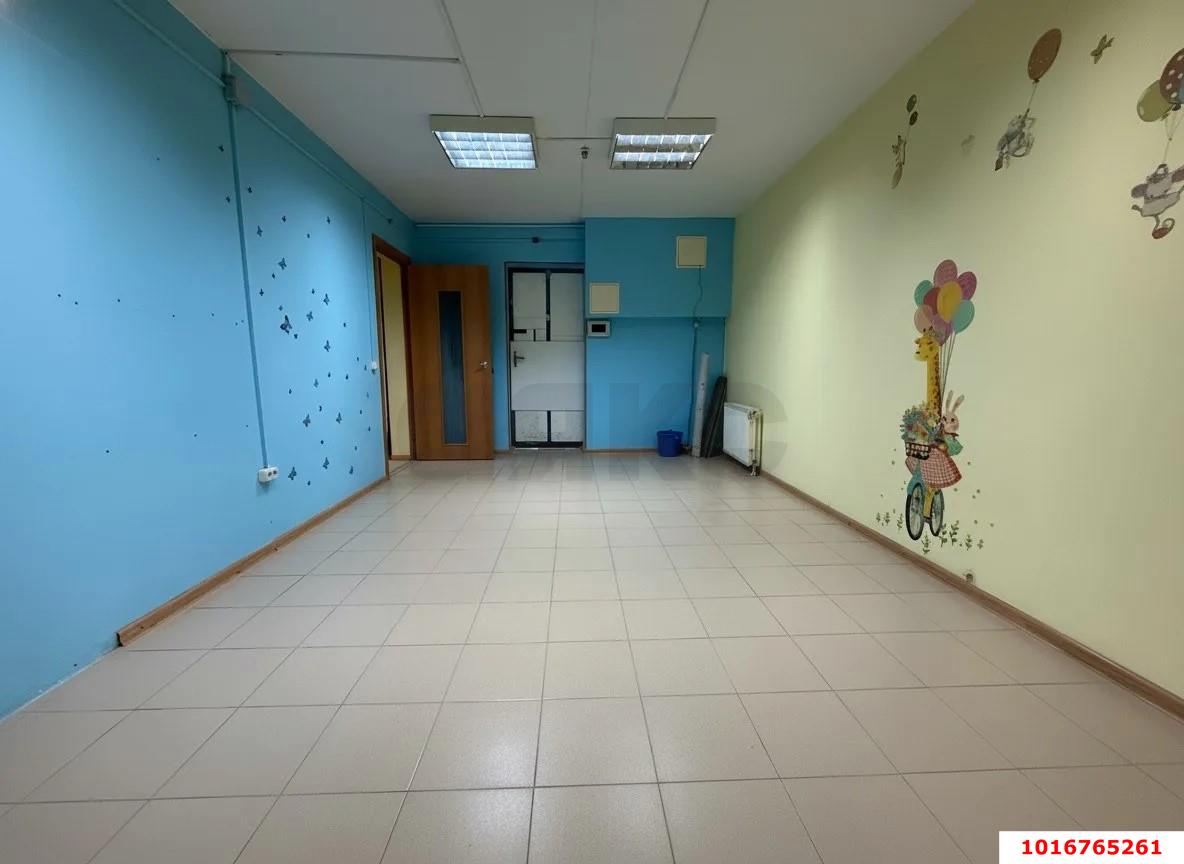 Фото №1: Торговое помещение 43&nbsp;м², 16&nbsp;эт. - Краснодар, Прикубанский внутригородской округ, мкр. Микрохирургии глаза, ул. Красных Партизан, 4/4
