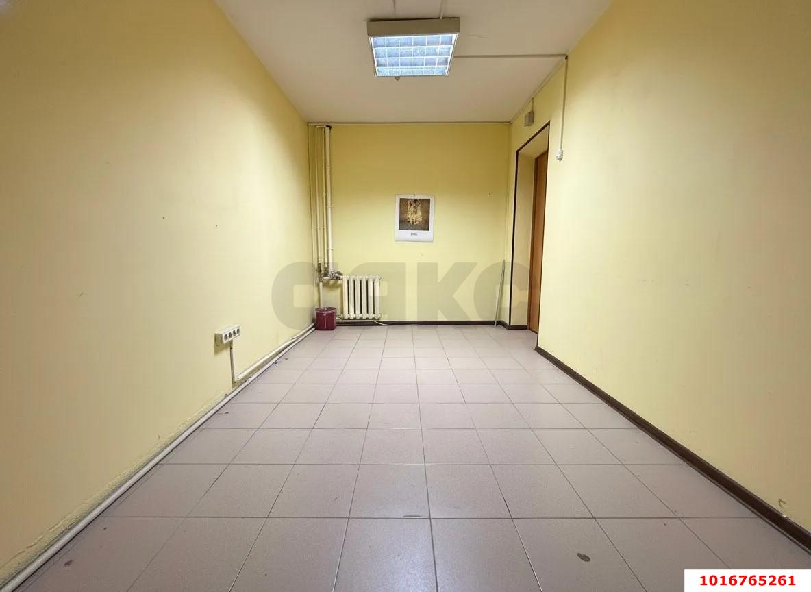 Фото №3: Торговое помещение 43&nbsp;м², 16&nbsp;эт. - Краснодар, Прикубанский внутригородской округ, мкр. Микрохирургии глаза, ул. Красных Партизан, 4/4