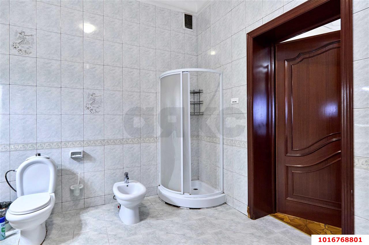 Фото №10: Дом 330&nbsp;м² + 10&nbsp;сот., 2&nbsp;эт. - Краснодар, Прикубанский внутригородской округ, мкр. Новый, ул. 8-я Тихая, 9