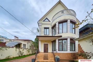 Фото №1: Дом 373&nbsp;м² + 7.5&nbsp;сот., 3&nbsp;эт. - Краснодар, мкр. Фестивальный, ул. Геленджикская