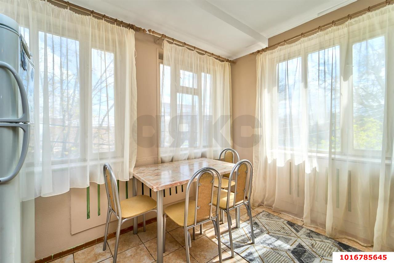 Фото №7: 2-комнатная квартира 56&nbsp;м², 2/2&nbsp;эт. - Краснодар, Центральный внутригородской округ, мкр. Центральный, ул. Красноармейская, 4