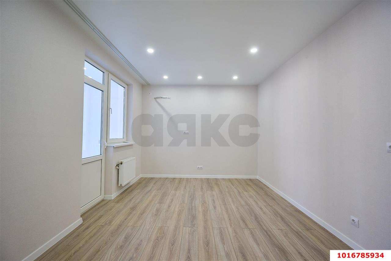 Фото №1: 2-комнатная квартира 63&nbsp;м², 12/25&nbsp;эт. - Краснодар, Карасунский внутригородской округ, Камвольно-суконный Комбинат, мкр. ЖК Урал, ул. Уральская, 87/7