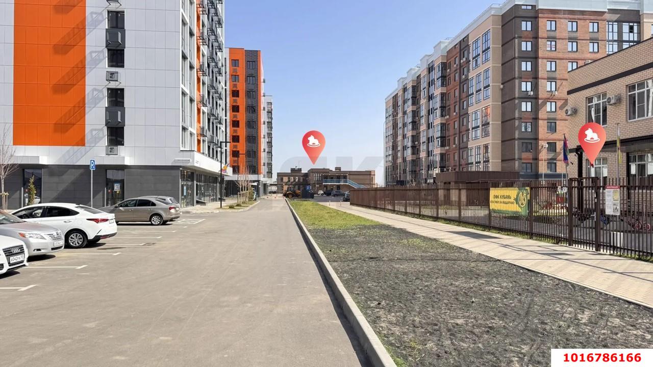 Фото №2: Торговое помещение 45&nbsp;м², 1/9&nbsp;эт. - Краснодар, Прикубанский внутригородской округ, мкр. жилой комплекс Друзья, ул. имени Генерала Брусилова, 28к3