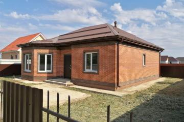 Фото №1: Дом 96&nbsp;м² + 3.78&nbsp;сот., 1&nbsp;эт. - Новотитаровская, п. коттеджный  Новотитаровка, ул. Ягоднинская