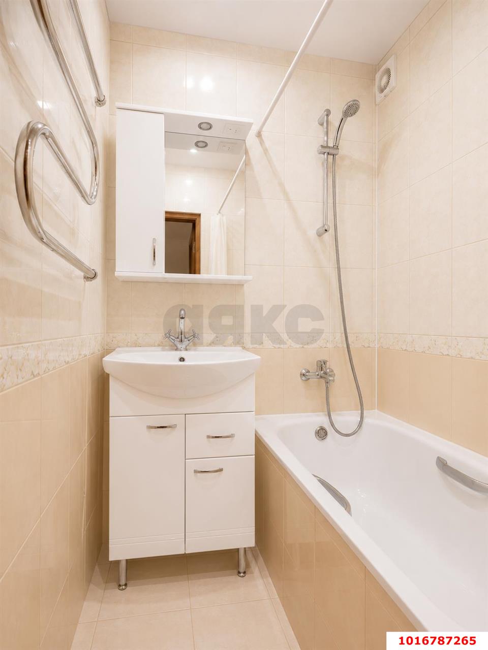 Фото №4: 3-комнатная квартира 60&nbsp;м², 2/5&nbsp;эт. - Краснодар, Западный внутригородской округ, Горгаз, мкр. Центральный, ул. Заводская, 7/2