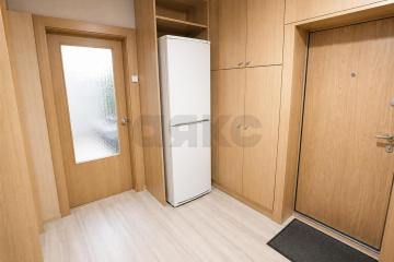 Фото №1: 3-комнатная квартира 60 м², 2/5 эт. - Краснодар, мкр. Центральный, ул. Заводская, 7/2