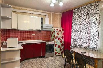 Фото №1: 1-комнатная квартира 35 м², 1/5 эт. - Краснодар, мкр. Хлопчато-бумажный Комбинат, ул. Алтайская, 8