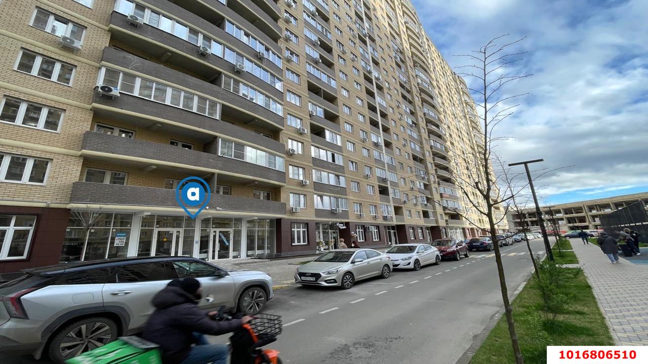 Фото №4: Торговое помещение 40 м², 1/16 эт. - Краснодар, Прикубанский внутригородской округ, Прикубанский внутригородской округ, ЖК Лучший, ЖК Лучший, имени Петра Метальникова, мкр. имени Петра Метальникова, ул. Петра Метальникова, 36