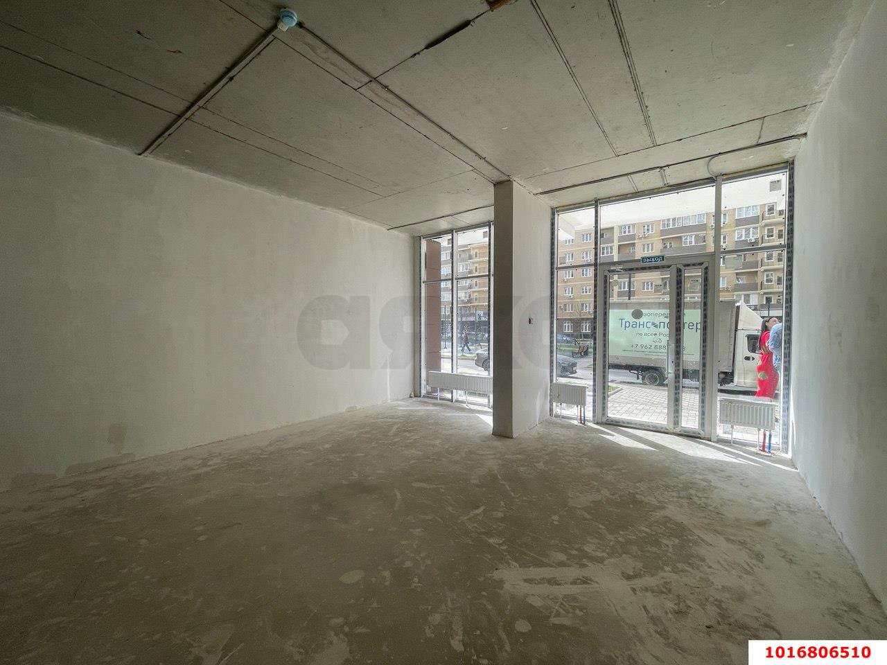 Фото №7: Торговое помещение 40 м², 1/16 эт. - Краснодар, Прикубанский внутригородской округ, Прикубанский внутригородской округ, ЖК Лучший, ЖК Лучший, имени Петра Метальникова, мкр. имени Петра Метальникова, ул. Петра Метальникова, 36
