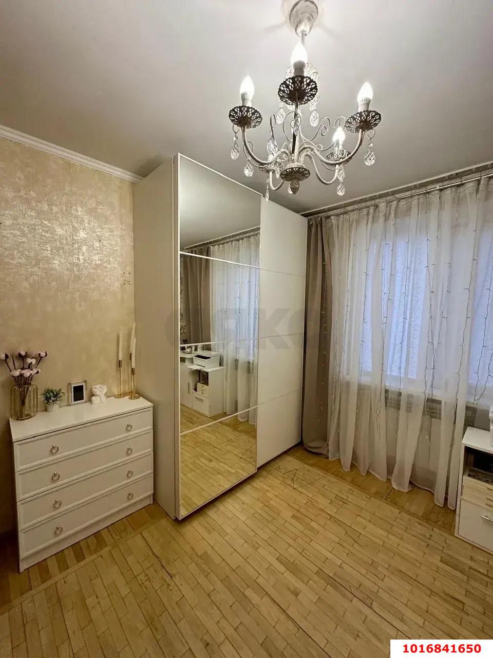 Фото №1: 3-комнатная квартира 75&nbsp;м², 1/9&nbsp;эт. - Краснодар, Карасунский внутригородской округ, мкр. Комсомольский, ул. Уральская, 194