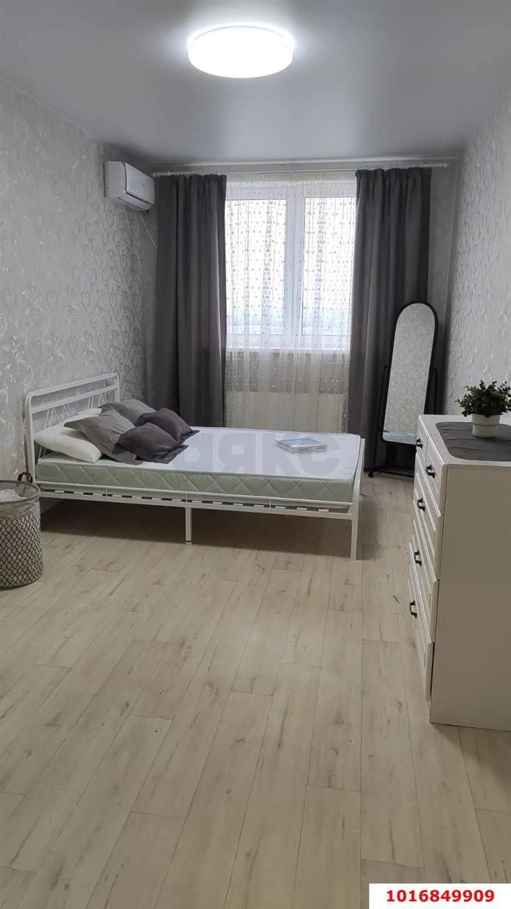 Фото №1: 1-комнатная квартира 43&nbsp;м², 17/18&nbsp;эт. - Краснодар, Прикубанский внутригородской округ, Россинского, мкр. жилой комплекс Атлант, ул. Адмирала Крузенштерна, 6