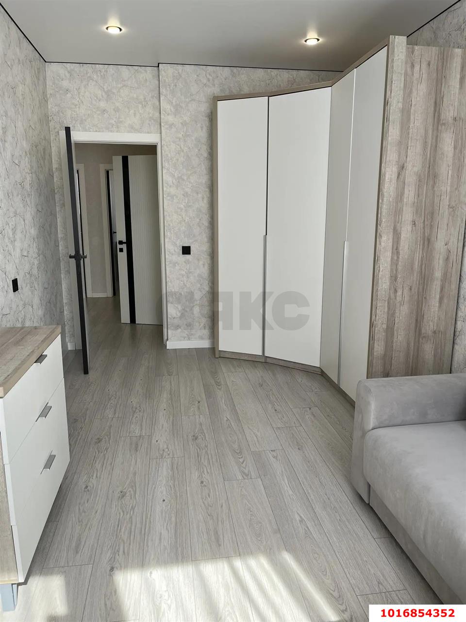 Фото №8: 3-комнатная квартира 85&nbsp;м², 8/16&nbsp;эт. - Краснодар, Прикубанский внутригородской округ, мкр. жилой комплекс Самолёт-3, ул. Константина Гондаря, 97