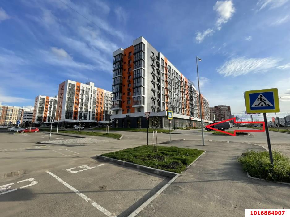 Фото №2: Торговое помещение 175&nbsp;м², 1/9&nbsp;эт. - Краснодар, Прикубанский внутригородской округ, мкр. жилой комплекс Друзья, ул. имени Б.С. Кудухова, 1