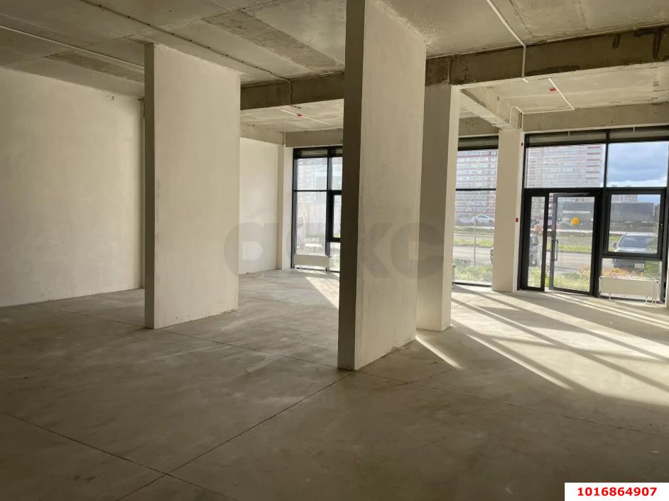 Фото №5: Торговое помещение 175&nbsp;м², 1/9&nbsp;эт. - Краснодар, Прикубанский внутригородской округ, мкр. жилой комплекс Друзья, ул. имени Б.С. Кудухова, 1