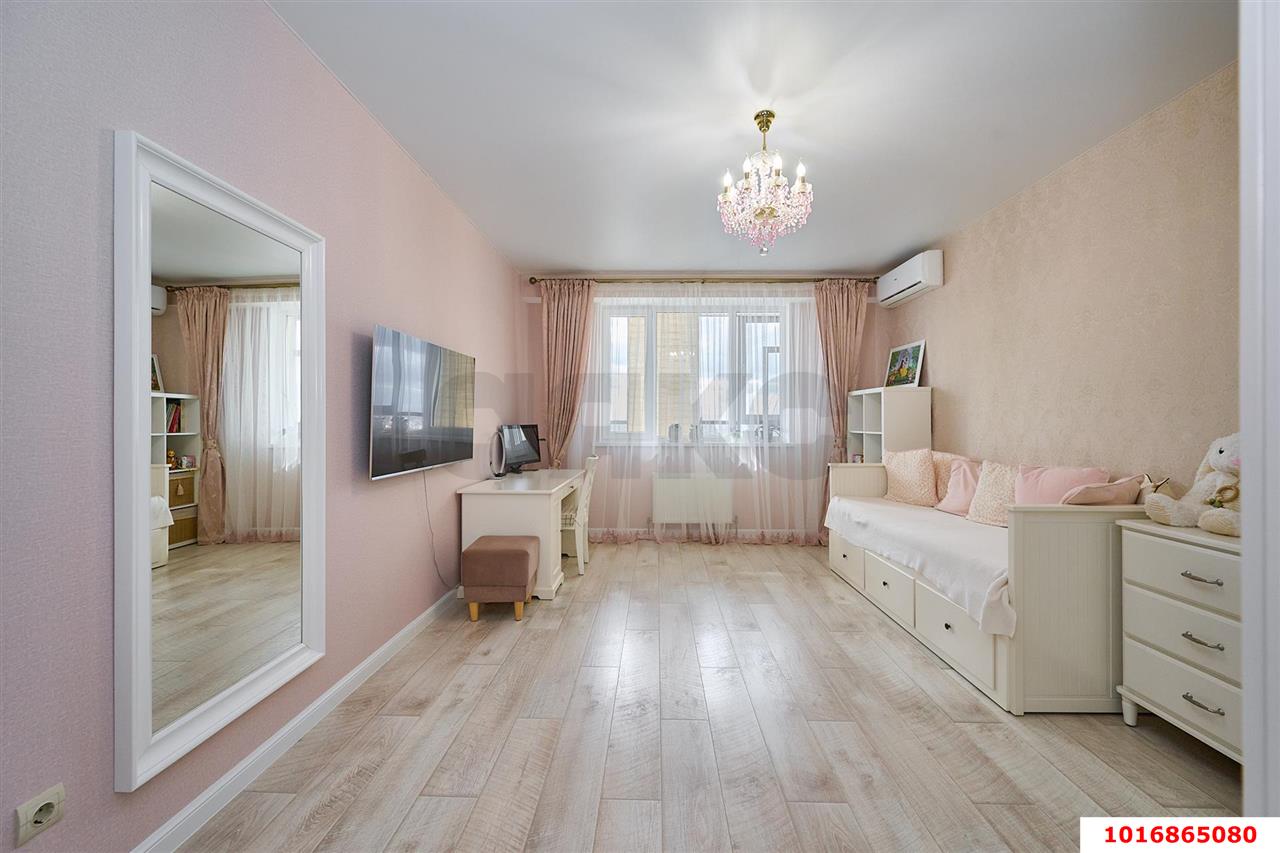 Фото №10: 2-комнатная квартира 82&nbsp;м², 15/17&nbsp;эт. - Краснодар, Западный внутригородской округ, ЖК Центральный, мкр. Центральный, ул. Будённого, 129
