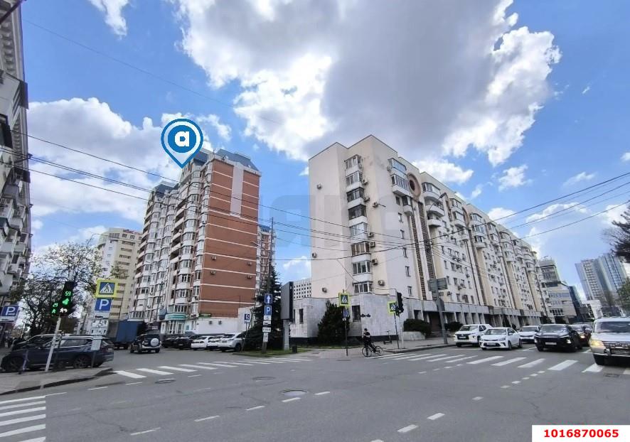 Фото №1: Торговое помещение 344&nbsp;м², 1/12&nbsp;эт. - Краснодар, Центральный внутригородской округ, мкр. Центральный, ул. Володи Головатого, 302