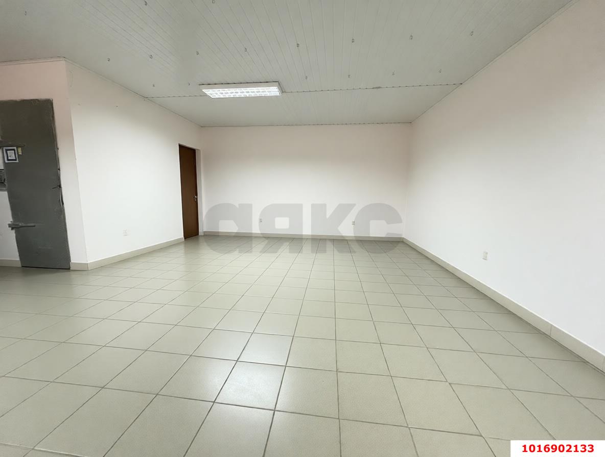 Фото №3: Торговое помещение 102&nbsp;м², 1/2&nbsp;эт. - Медведовская, ул. Ерёменко, 33Б
