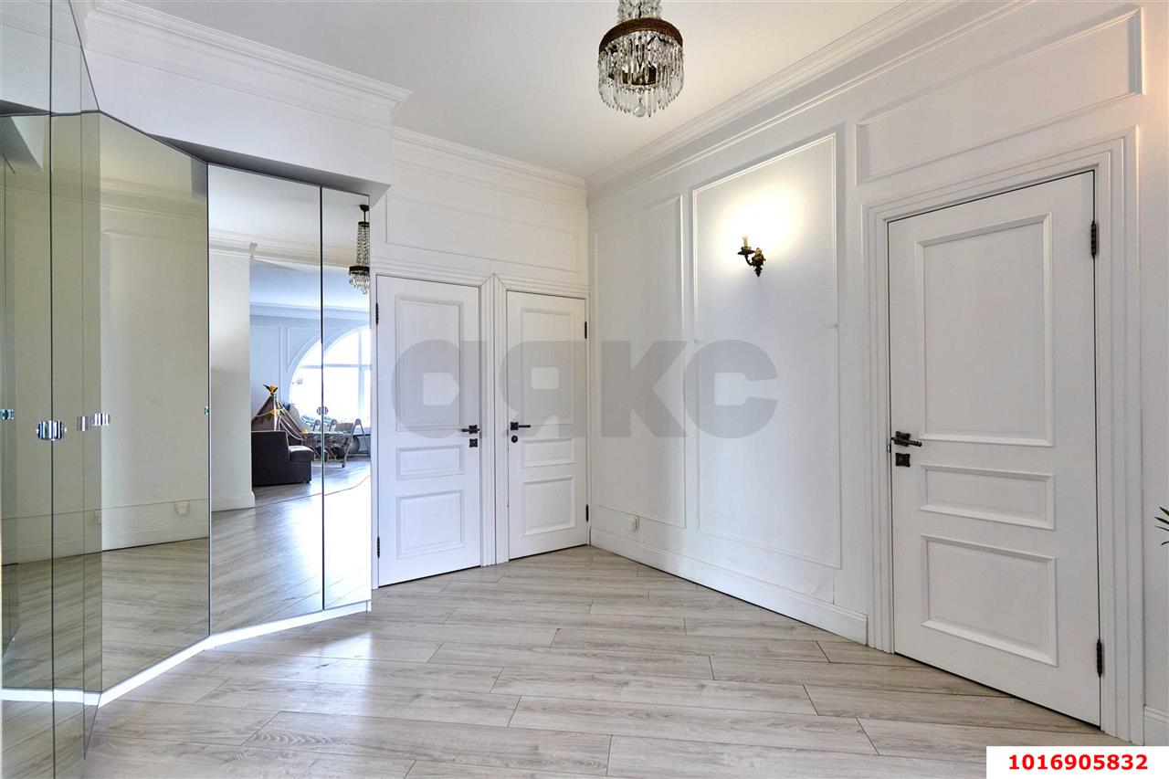 Фото №6: 3-комнатная квартира 210&nbsp;м², 15/15&nbsp;эт. - Краснодар, мкр. Западный внутригородской округ, ул. Шоссе Нефтяников, 63