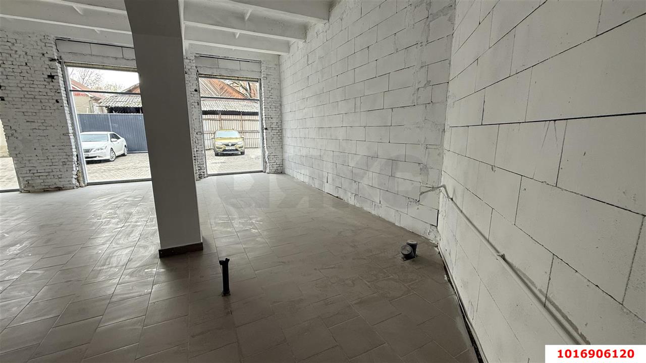 Фото №7: Торговое помещение 200&nbsp;м², 1/2&nbsp;эт. - Краснодар, Центральный внутригородской округ, мкр. Дубинка, ул. Ставропольская, 14