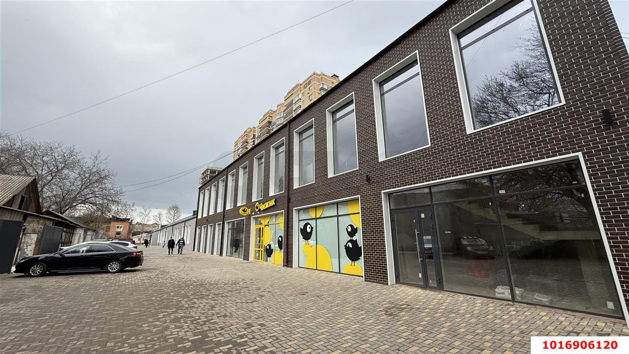Фото №4: Торговое помещение 200&nbsp;м², 1/2&nbsp;эт. - Краснодар, Центральный внутригородской округ, мкр. Дубинка, ул. Ставропольская, 14