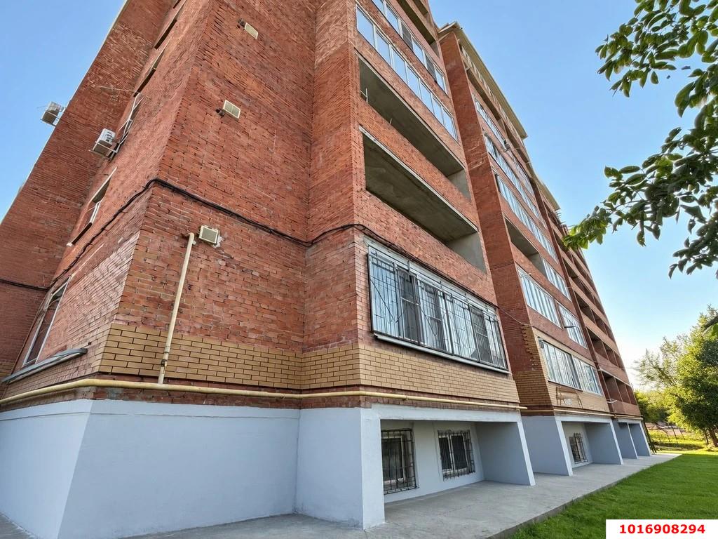 Фото №1: 1-комнатная квартира 39&nbsp;м², 5/8&nbsp;эт. - Краснодар, Прикубанский внутригородской округ, Калинино, мкр. Завод Радиоизмерительных Приборов, ул. 1 Мая, 394