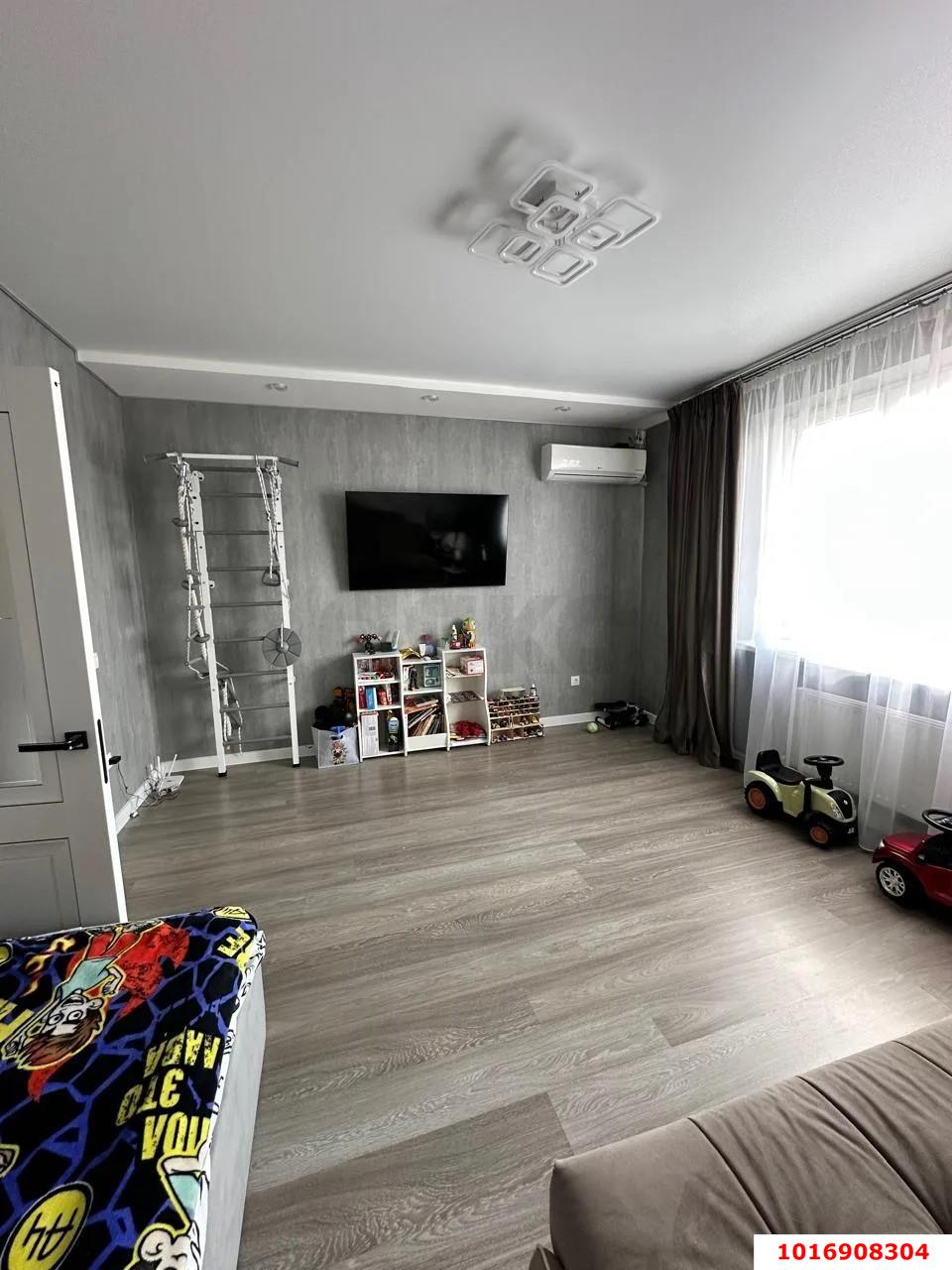 Фото №1: 2-комнатная квартира 75&nbsp;м², 15/20&nbsp;эт. - Краснодар, Карасунский внутригородской округ, мкр. Гидростроителей, ул. Автолюбителей, 52/3