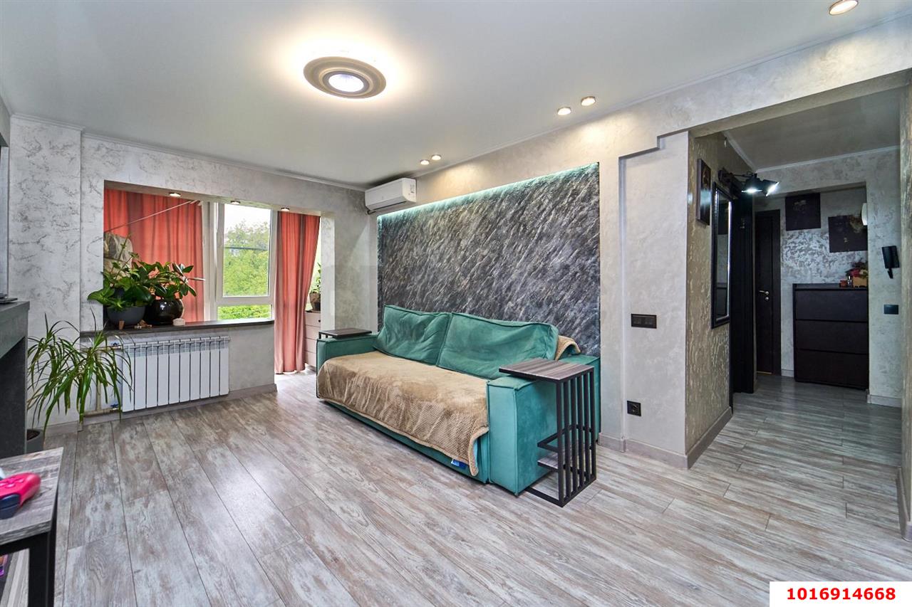 Фото №4: 4-комнатная квартира 60&nbsp;м², 3/5&nbsp;эт. - Краснодар, Прикубанский внутригородской округ, мкр. Фестивальный, ул. Гагарина, 79