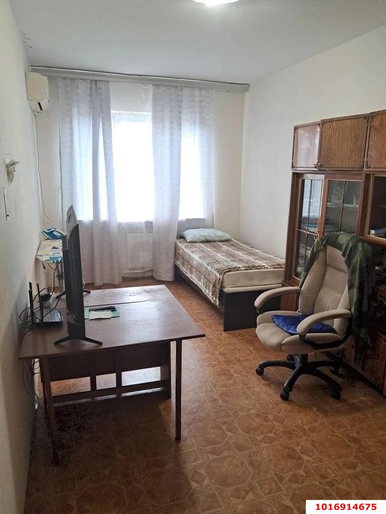 Фото №1: 1-комнатная квартира 34&nbsp;м², 2/4&nbsp;эт. - Краснодар, Прикубанский внутригородской округ, Калинино, мкр. Завод Радиоизмерительных Приборов, ул. Дружная, 4