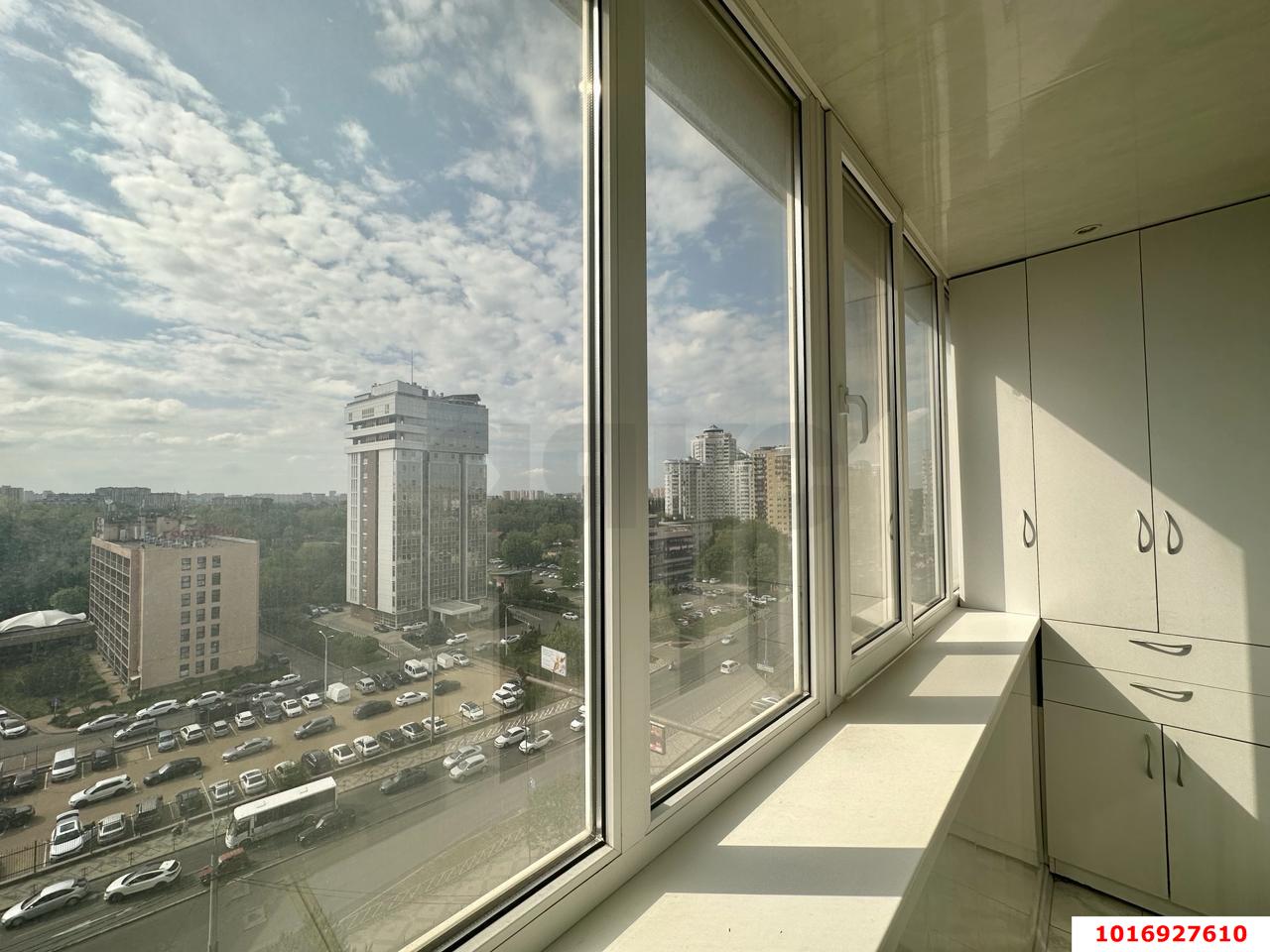 Фото №6: 2-комнатная квартира 75&nbsp;м², 11/14&nbsp;эт. - Краснодар, Западный внутригородской округ, мкр. Центральный, ул. имени Пушкина, 5