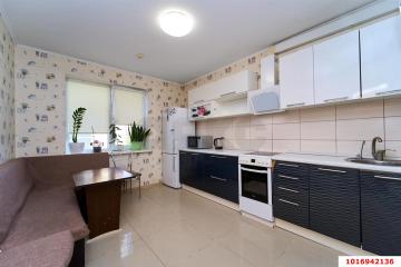 Фото №1: 3-комнатная квартира 70&nbsp;м², 2/17&nbsp;эт. - Краснодар, мкр. Юбилейный, ул. Генерала Шифрина, 5