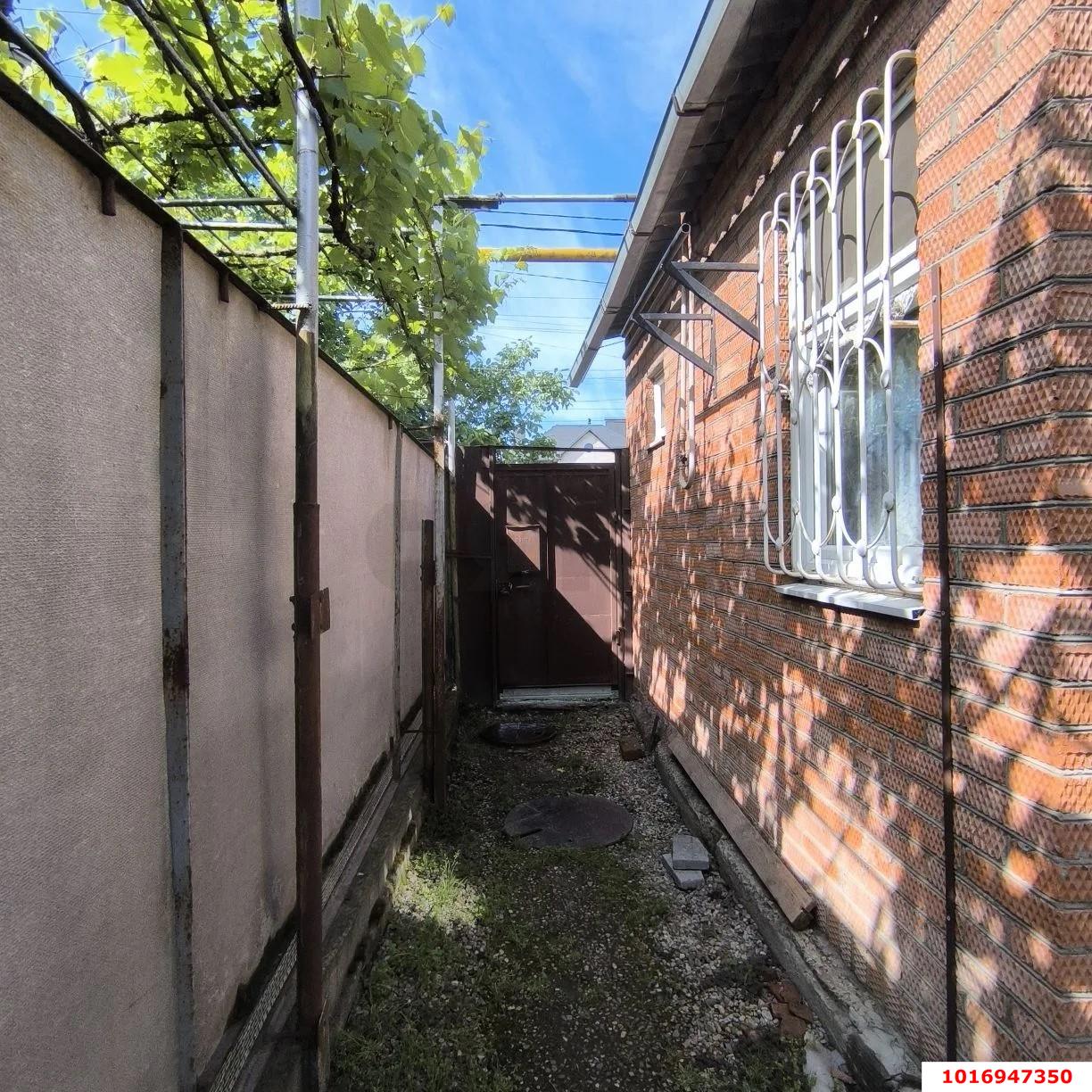 Фото №1: Дом 57&nbsp;м² + 3.3&nbsp;сот., 1&nbsp;эт. - Краснодар, Западный внутригородской округ, мкр. Кожзавод, ул. имени Калинина